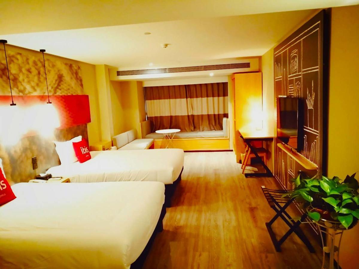 Ibis Xi'An North Train Station Executive Center Hotel Exterior foto