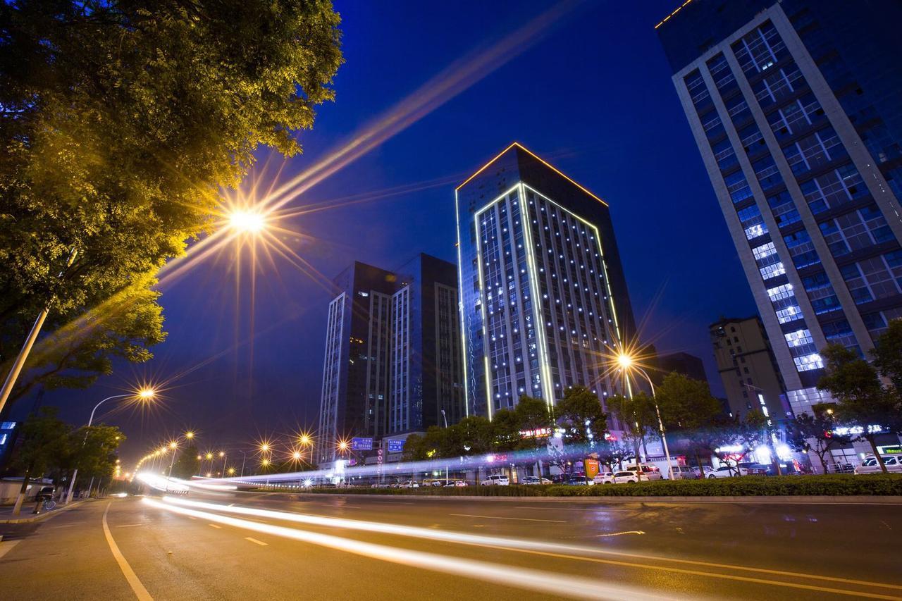 Ibis Xi'An North Train Station Executive Center Hotel Exterior foto